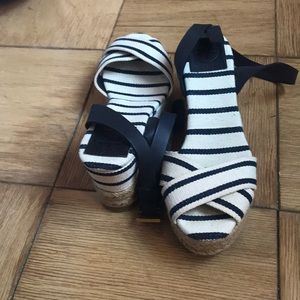 NEVER WORN TORY BURCH